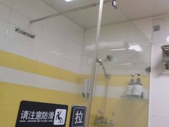 -吾遇酒店(深圳火车站罗湖口岸店)