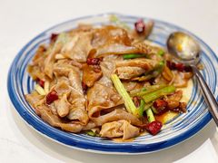 五花肉炒竹肚菌-渔家灯火(明湖店)