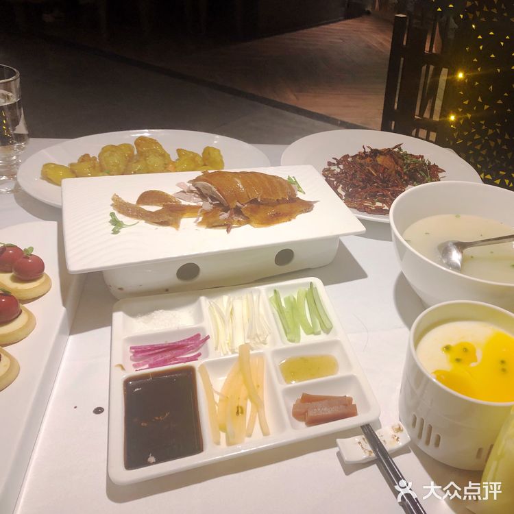 菜品精致，环境优美，很不错