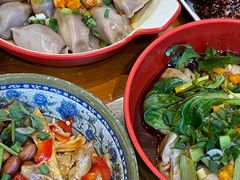-爆炸头阿姨小四川正宗川味小吃(无任何分店)