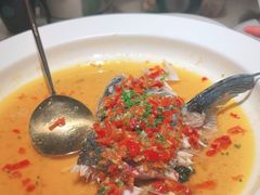 老坛剁椒蒸鲜活鱼头-遇见湘·地道湖南菜(洛溪店)