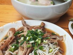 -中和裴氏蹄花(府河路店)