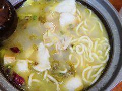 -周鱼小馆石锅酸菜鱼(活力汇店)