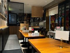 -蟹黄鱼·海派深夜面馆(巨鹿路店)