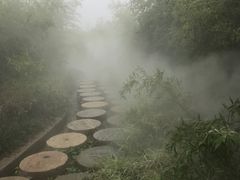 -雪山彩虹谷景区