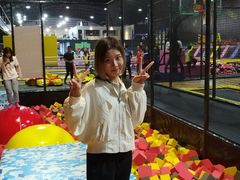 -嘿哟动霸CHUA·新潮玩运动娱乐中心·蹦床滑冰团建乐园