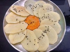 -山野的朋友露营炭火烤肉