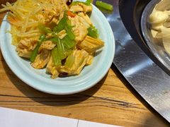 -山河屯铁锅炖(哈西站店)