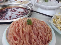-茅草房·河畔园林火锅