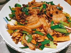 -野山舂·贵州现舂酸汤牛肉(民生路店)