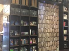 -钟书阁(松江泰晤士小镇店)