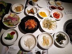 餐前小菜-本家韩国烤肉(青岛万象城店)