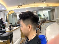 点击看大图 -八佰伴8008星级形象店