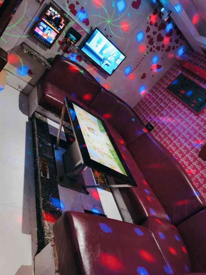 威趴ktv歌荟(南华店)-"名店抢购好划算,第一次去体验,非常满意.