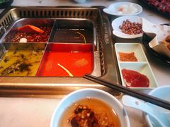 -巴渝瓦肆重庆鲜火锅(宝龙环湖店)