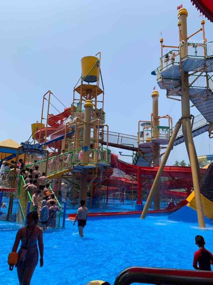 英杰水上欢乐王国-"赶上英杰水世界搞活动,端午节领家里人过来.