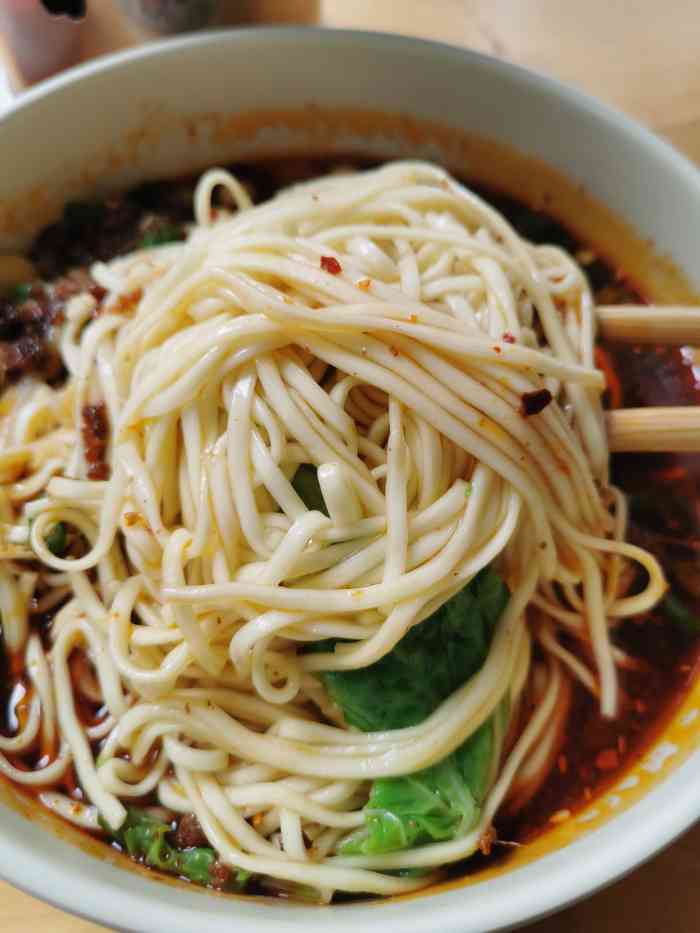 巴适坝坝面-"环球广场这边,这里上班族挺多的,应该是上.