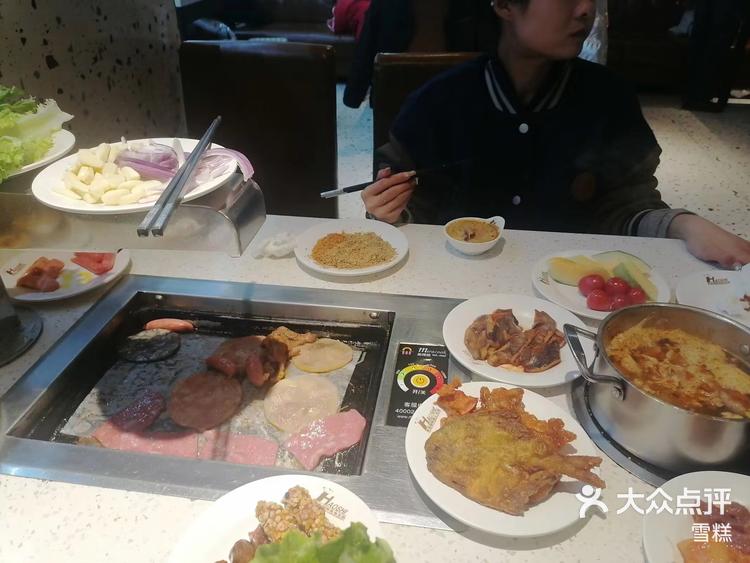 保百购物广场美食城图片