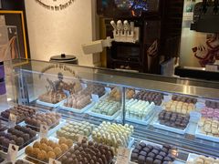 面包甜点陈列柜-GODIVA(王府井apm店)