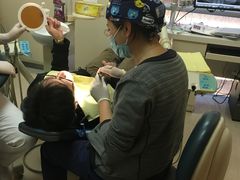 -瑞尔齿科(南京东路名人诊所)