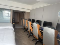 -网鱼电竞酒店(成都欢乐谷金府地铁站店)