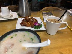 -粤色·老广州茶餐厅(河南商会大厦店)