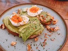 牛油果煮蛋吐司-RAC BAR(安福路店)