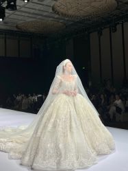 -Renee芮亦婚纱(原丽莎)