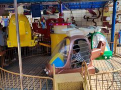 -顺德大良半月城游乐场