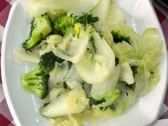 蒜茸炒什菜-雅憩花园餐厅