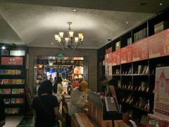 -钟书阁(松江泰晤士小镇店)