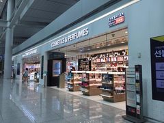 -中免(澳门机场免税店)