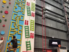 -极限PLAY运动娱乐新世界·团建派对潮玩休闲馆·室内蹦极高空游乐园
