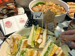 -W COLLECTIVE  DESSERT SHOP