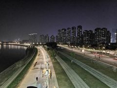 -南京眼步行桥