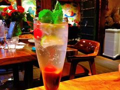 樱桃百香果气泡水-六月花园咖啡馆(中关村东路店)