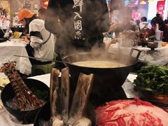 -鲜入围煮花胶鸡海鲜火锅