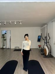 -闺蜜瑜伽·普拉提女性塑形馆