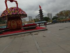 -上海市龙华烈士陵园