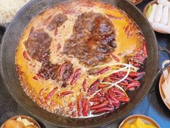 -渝嘴小老弟老火锅(华新村店)