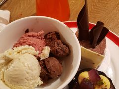 -咖啡苑自助餐厅·中国大饭店