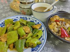 -天天向上素食餐厅(五台山店)