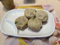 -小杨生煎(金山百联购物中心3楼店)