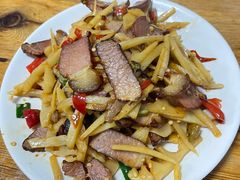 酸笋炒腊肉-牛八宝桂林米粉(八里庄店)