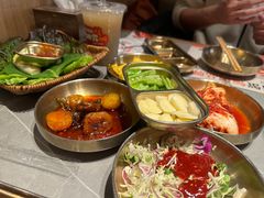 -草家酱蟹炭火烤肉店(珲春南路一店)