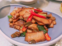 腊八蒜炒杏鲍菇-新加坡瑞珍•海河观景餐厅