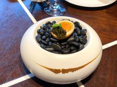 鲟龙鱼籽糖心熏蛋-杭州西子湖四季酒店·金沙厅