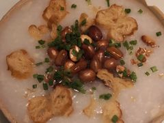 荔湾艇仔粥-新大咀港式茶餐厅(宝山万达店)