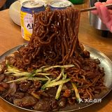 上海的！这家韩料火锅太好玩了，棉花糖都上桌，开心🥳