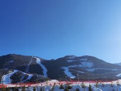 -鳌山滑雪度假区